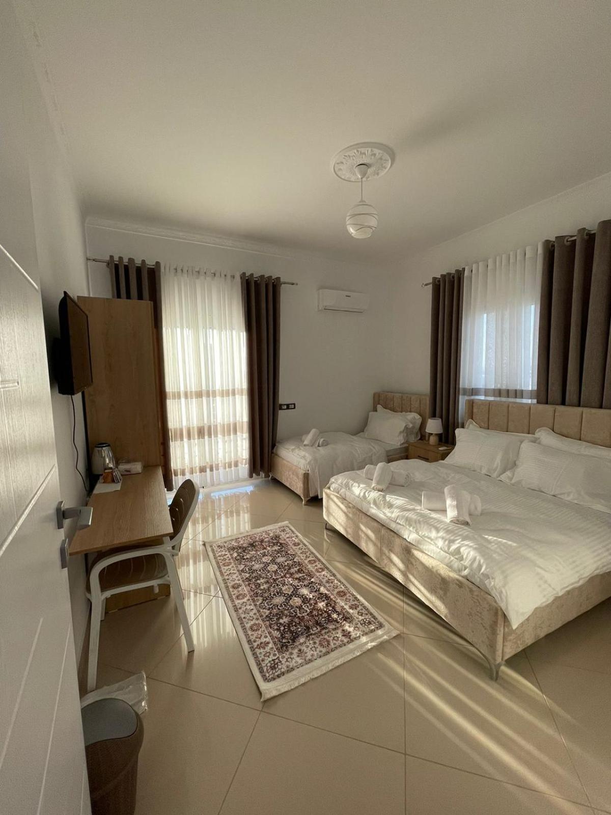 Harmony Villa Berat Exteriör bild