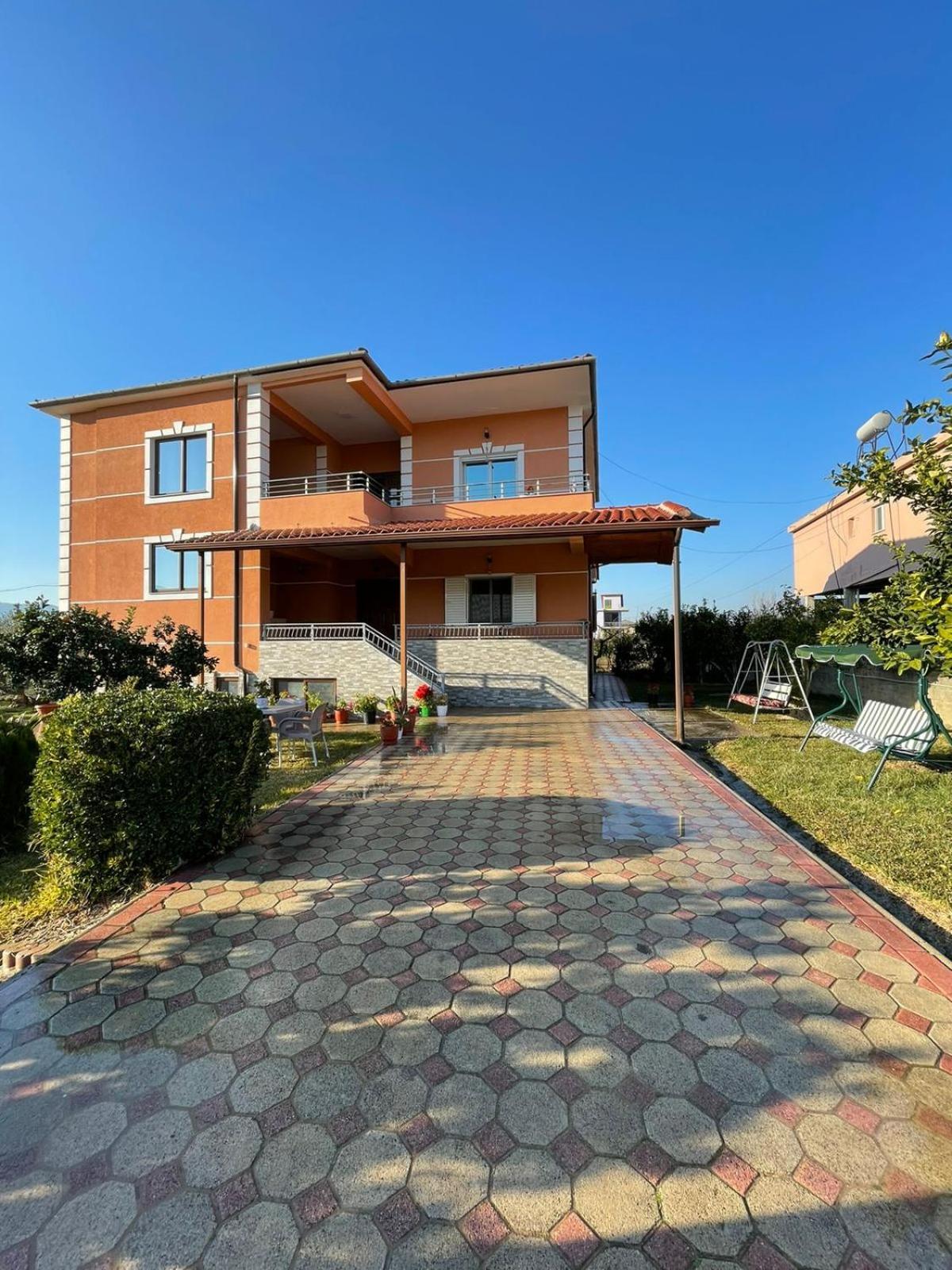 Harmony Villa Berat Exteriör bild